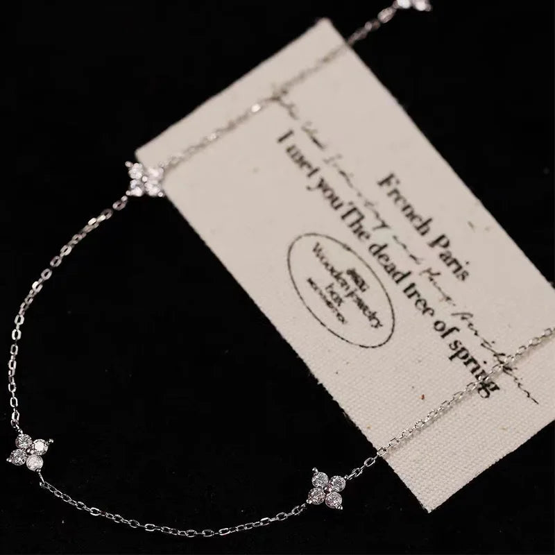 Dainty Leaf Necklace