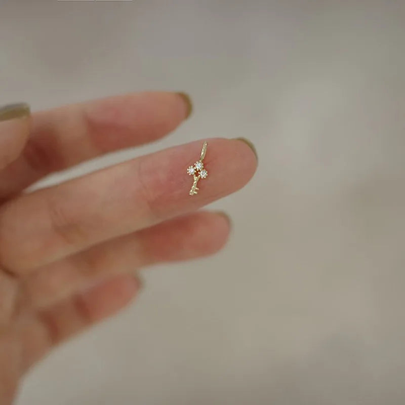 Key Light Mini Clavicle Chain