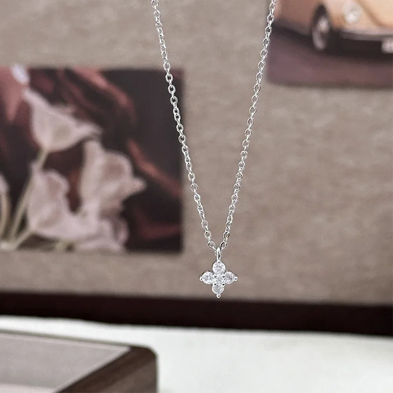 Dainty Leaf Necklace