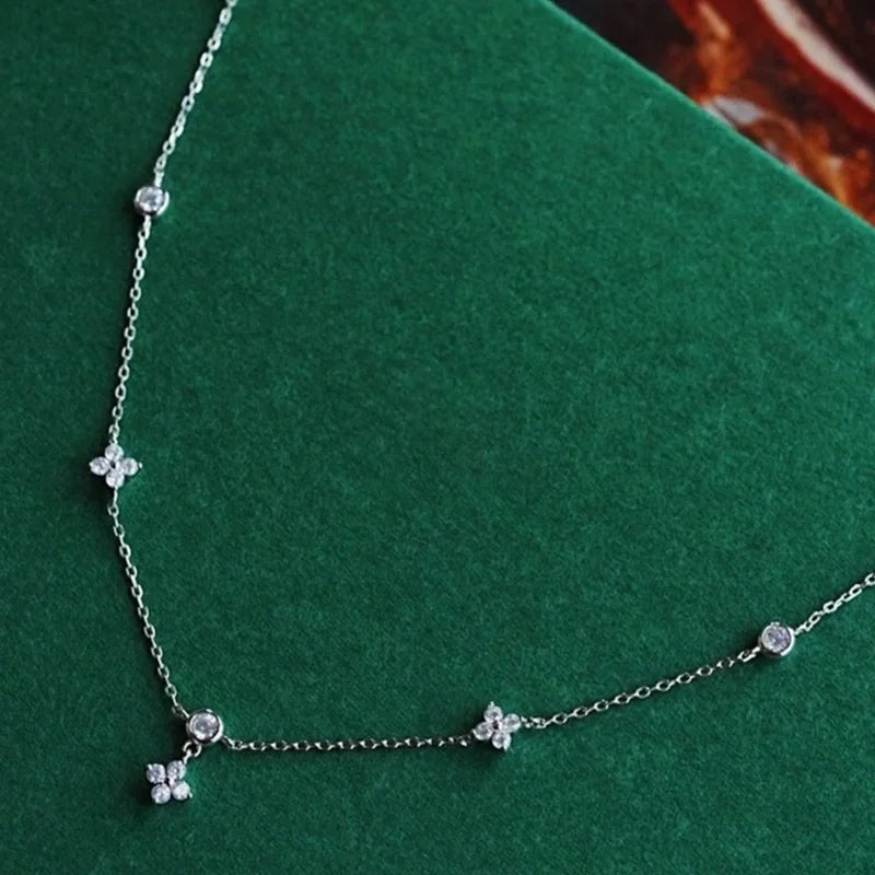 Dainty Leaf Necklace