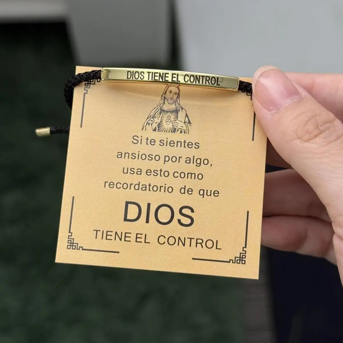 “God Is in Control”, Dios Tiene El Control Pulsera