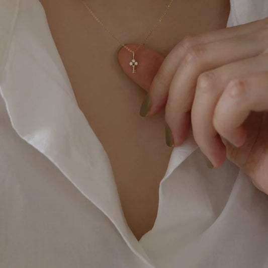 Key Light Mini Clavicle Chain