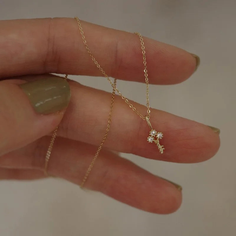 Key Light Mini Clavicle Chain