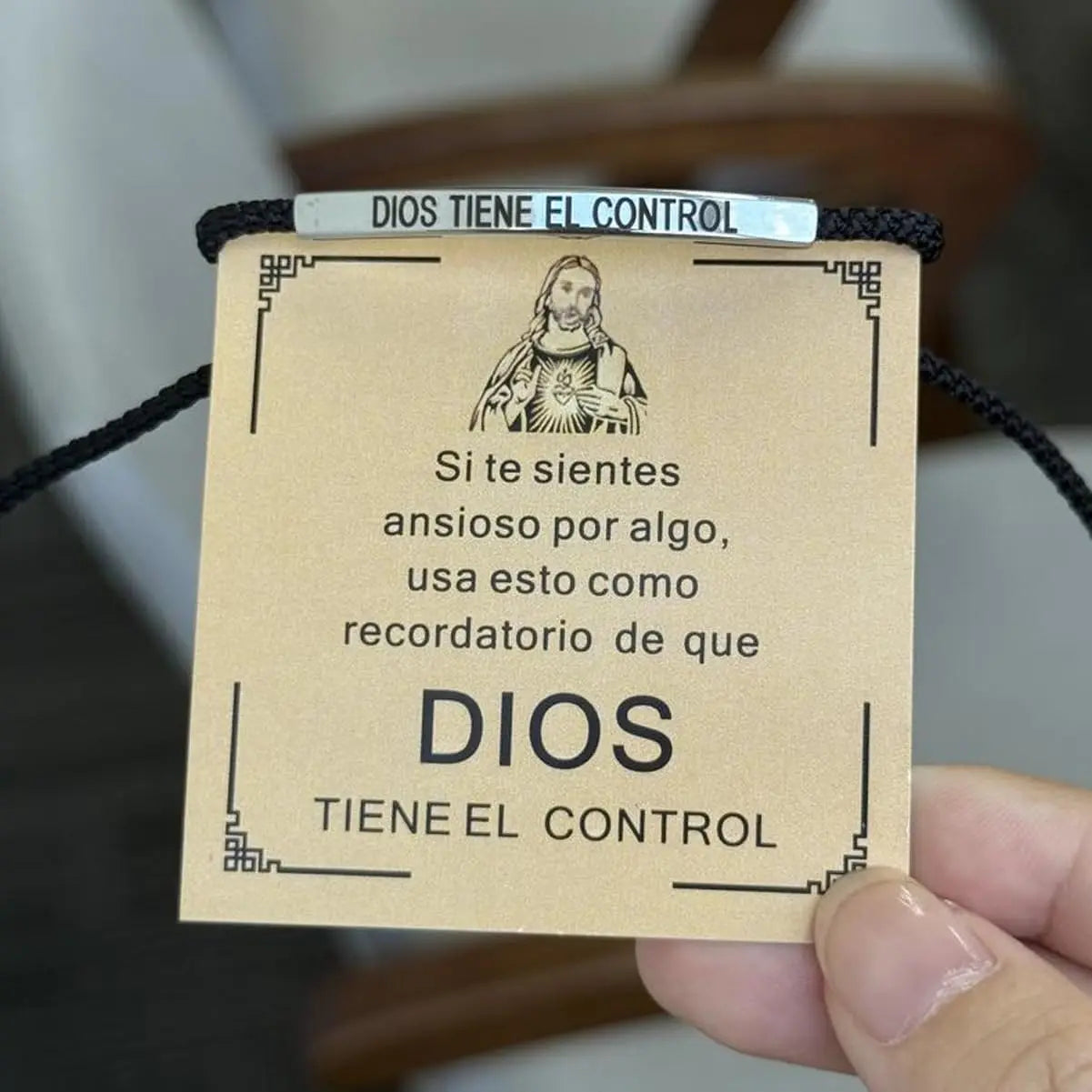 “God Is in Control”, Dios Tiene El Control Pulsera